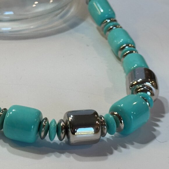Vintage Turquoise & Silver Barrel Clasp Necklace EUC - Picture 1 of 9